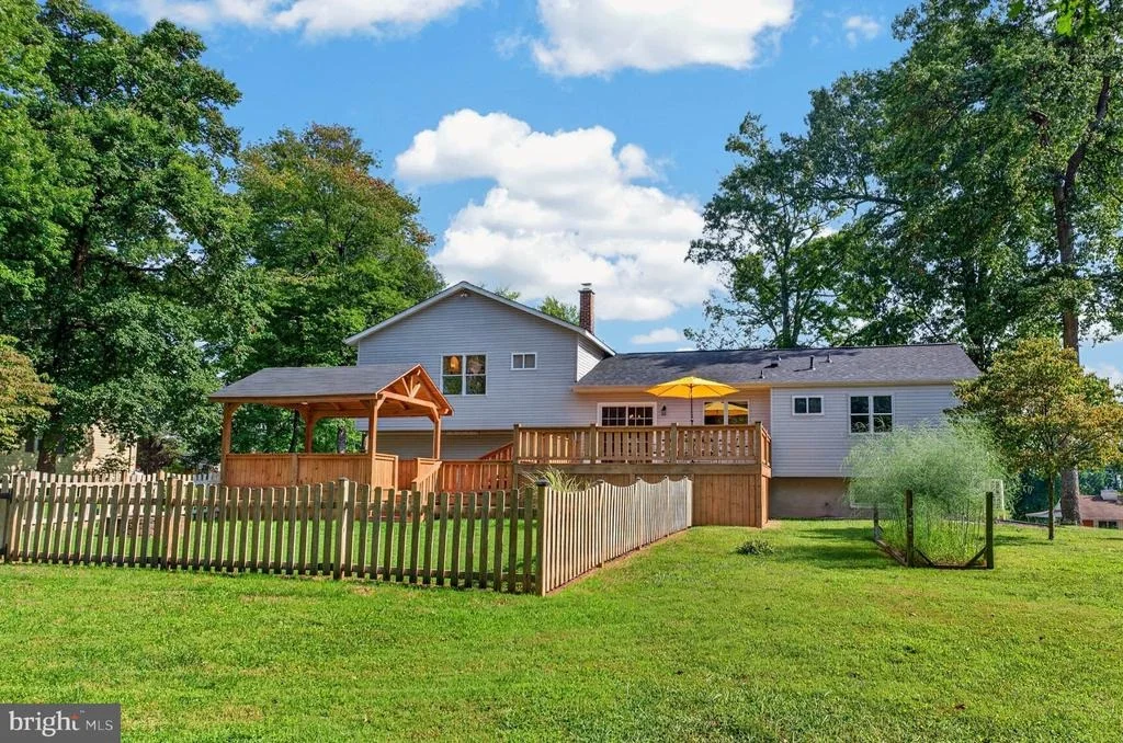 Photo of 4294 WOLF HILL DRIVE