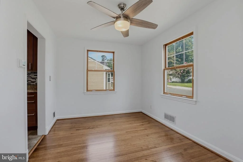 Photo of 717 MAPLETON ROAD