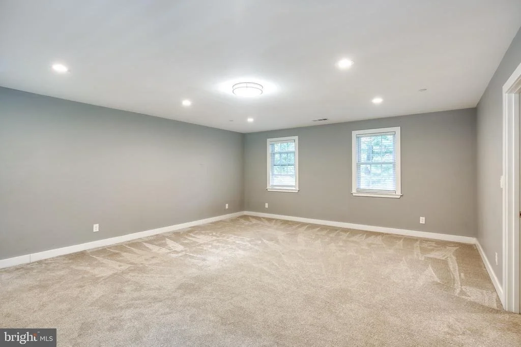 Photo of 3319 MAIL ROAD