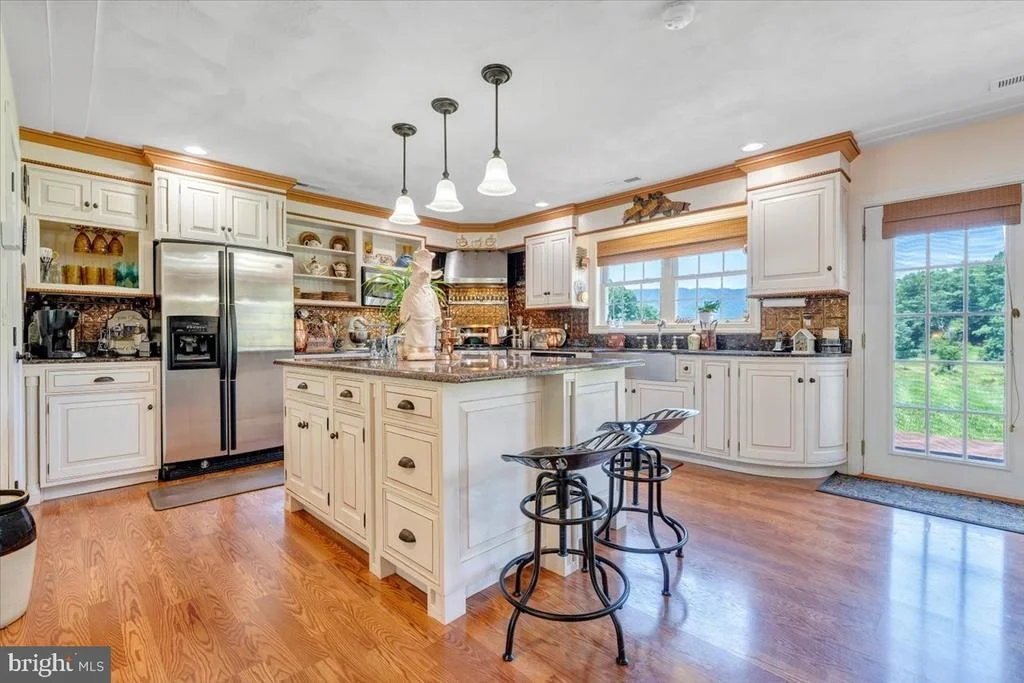 Photo of 2170 LONE IVY ROAD