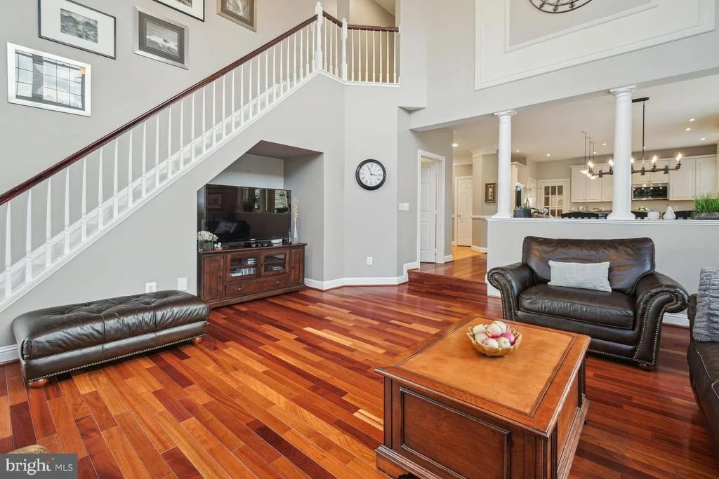 Photo of 10 MAPLECREST COURT