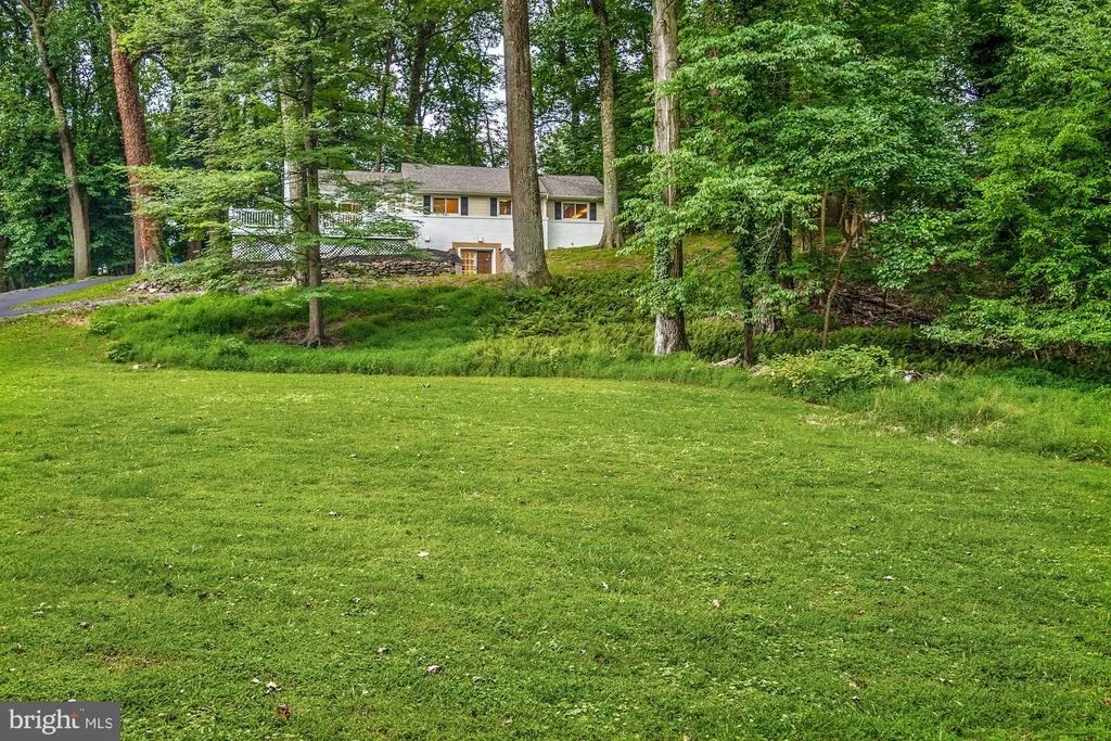 Photo of 407 WILLINGTON DRIVE