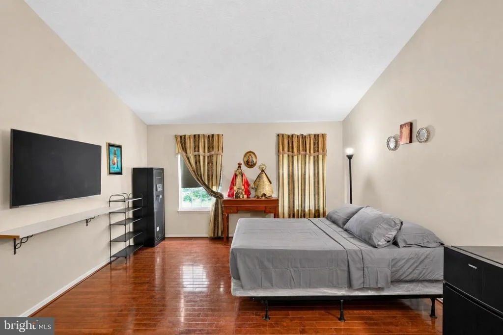 Photo of 19319 PLUMMER DRIVE