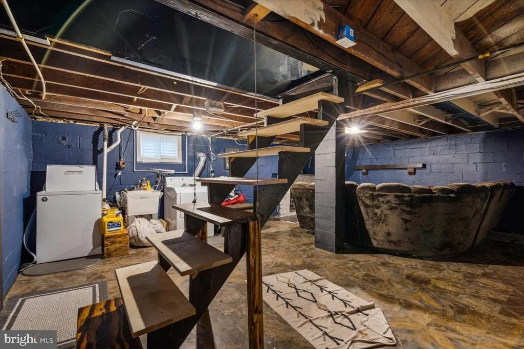 Photo of 604 LEE PLACE