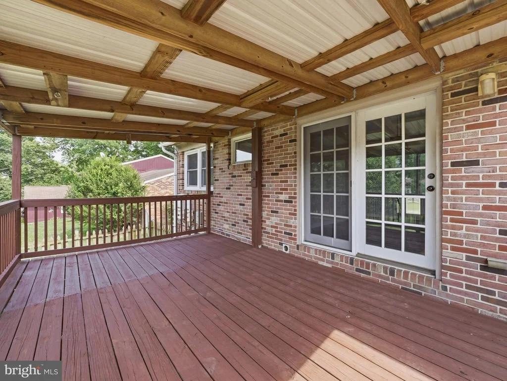 Photo of 17608 FOREST GLEN CIRCLE