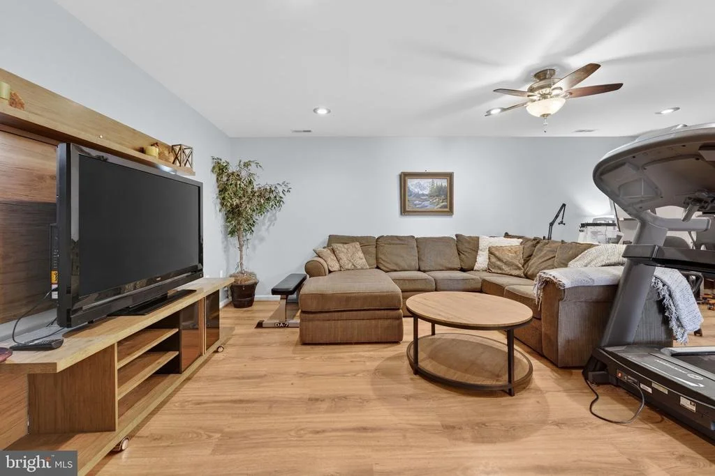 Photo of 7453 OPAL ROAD