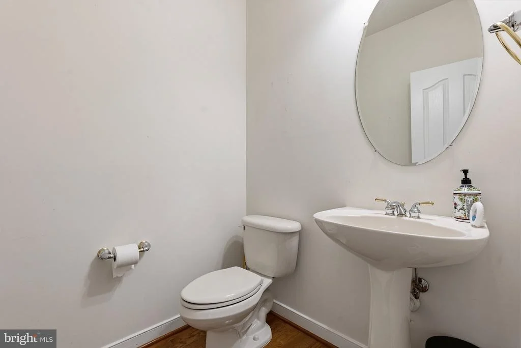 Photo of 915 ZENITH DRIVE