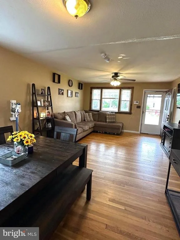Photo of 6642 BUCKNELL ROAD