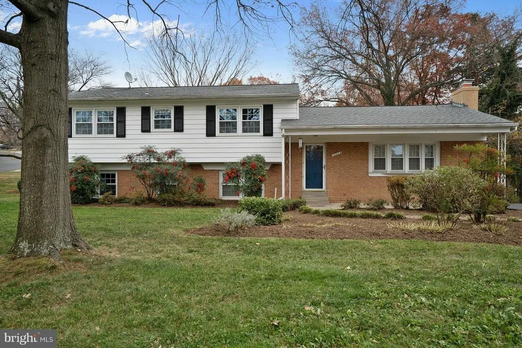 Photo of 10205 RUSTIC LANE