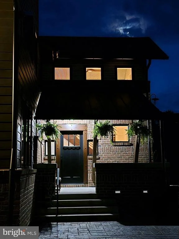 Photo of 415 NAZELROD ROAD
