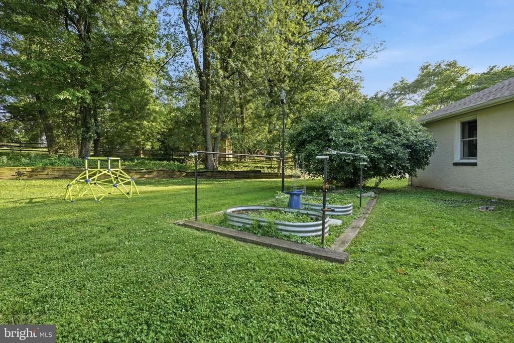 Photo of 607 MCKEAN ROAD