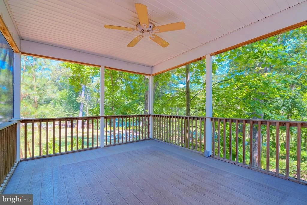 Photo of 142 W SHORE DRIVE