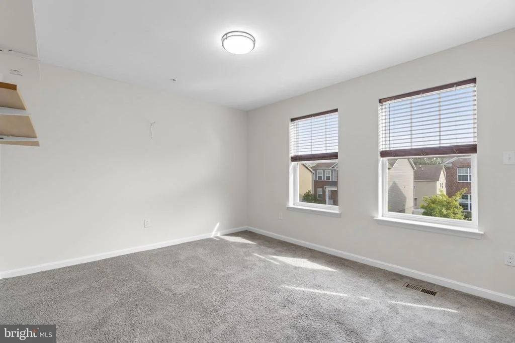 Photo of 9318 SYDNEY WAY
