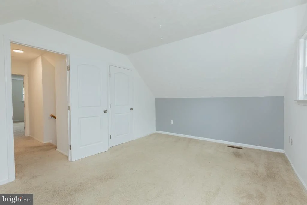 Photo of 706 UNIVERSITY DRIVE