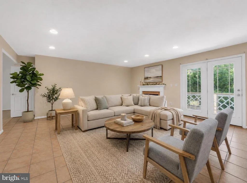 Photo of 9290 BAKER STREET