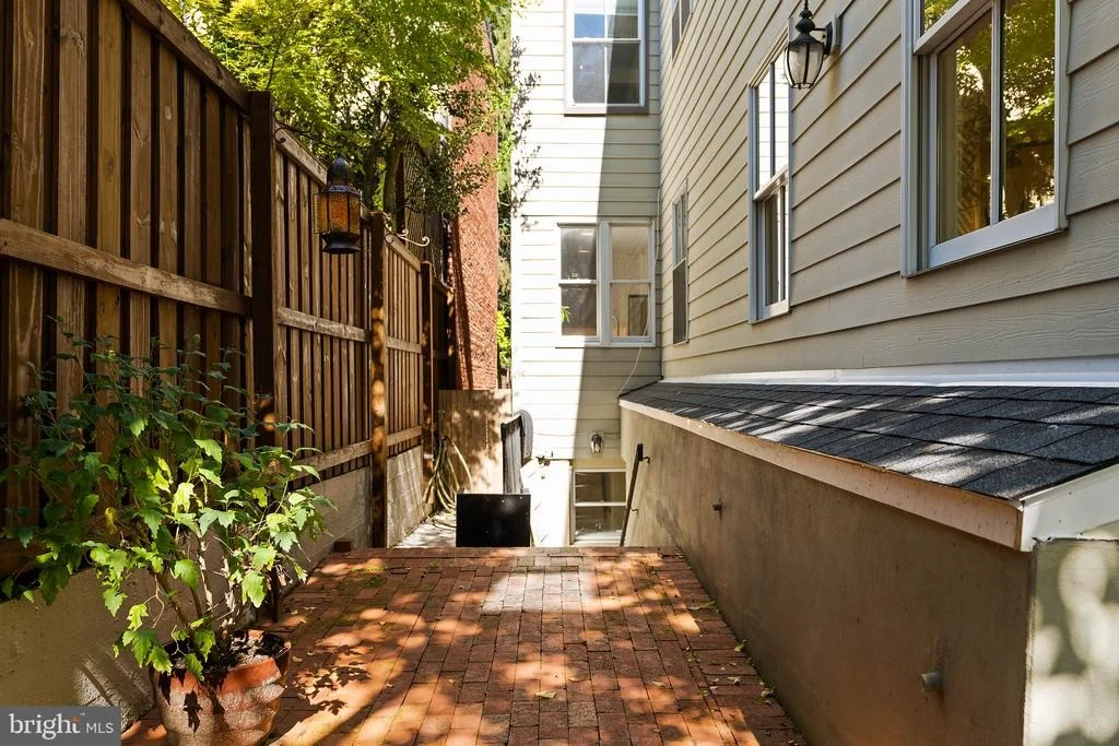 Photo of 4448 RESERVOIR ROAD NW