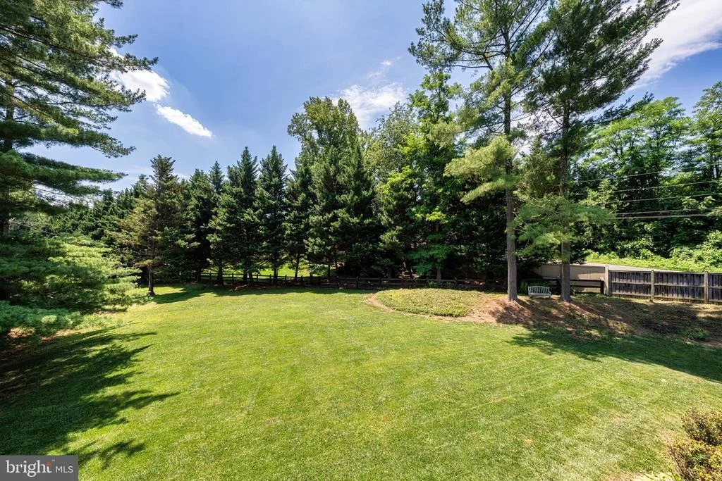Photo of 1077 SPRING HILL ROAD