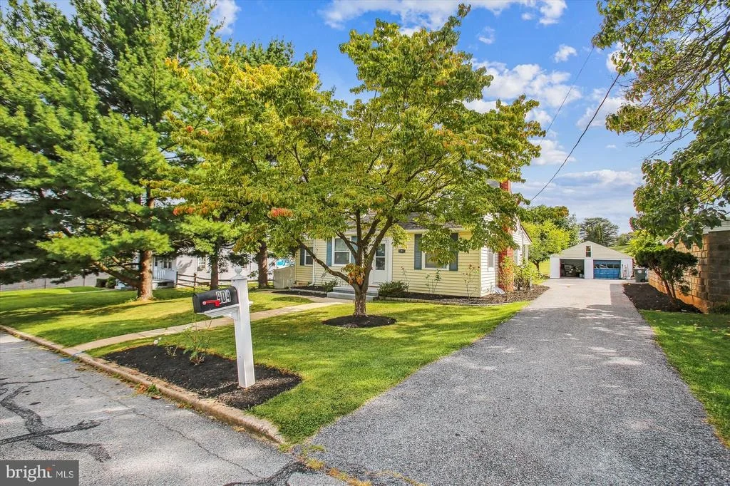 Photo of 904 OAK STREET