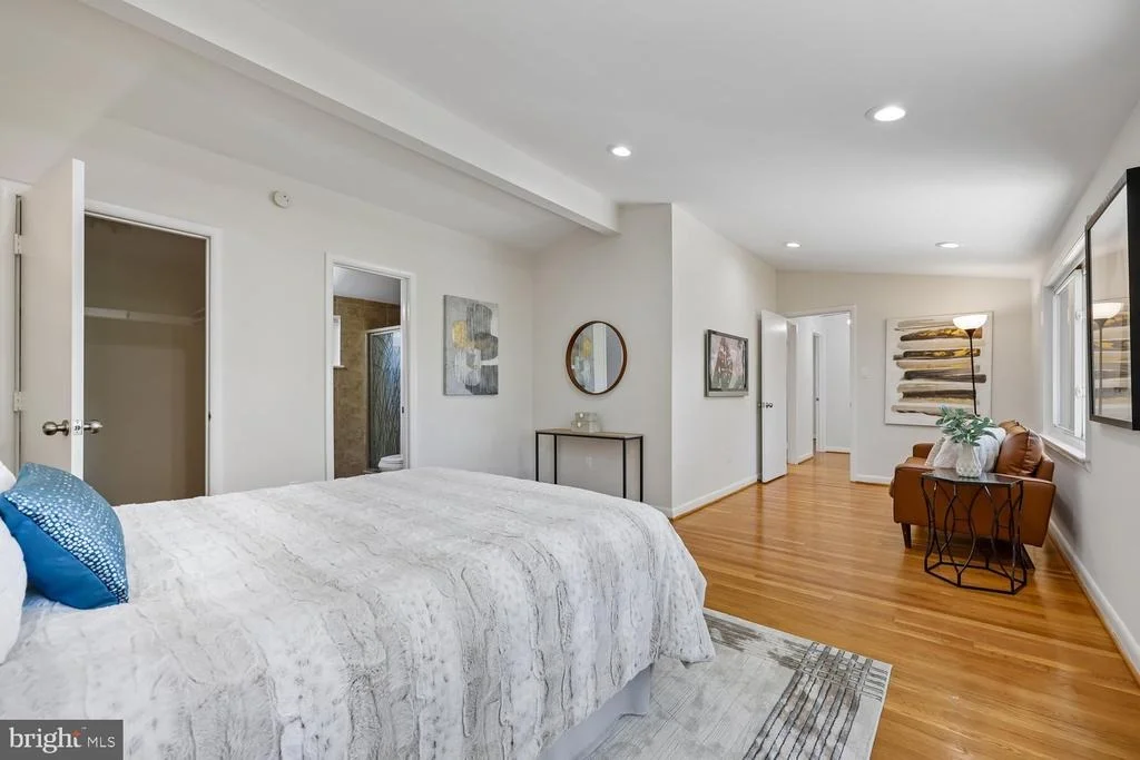 Photo of 300 GILSAN COURT