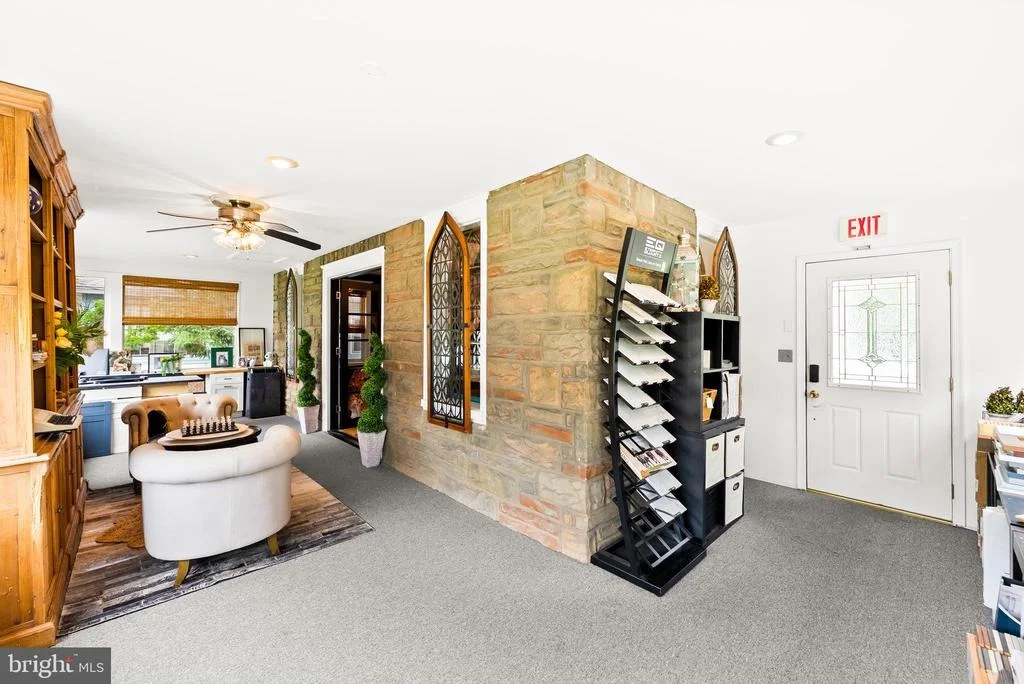 Photo of 1124 MANTUA PIKE