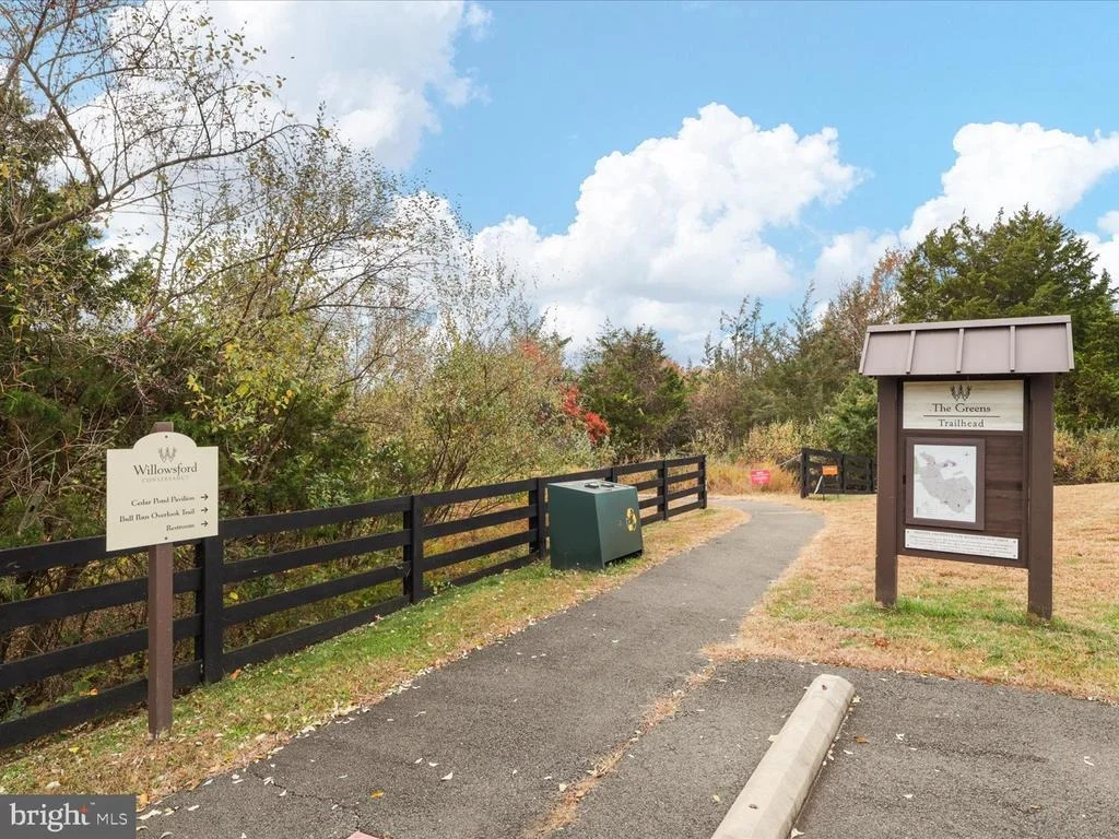 Photo of 25970 LIQUIDAMBAR LANE