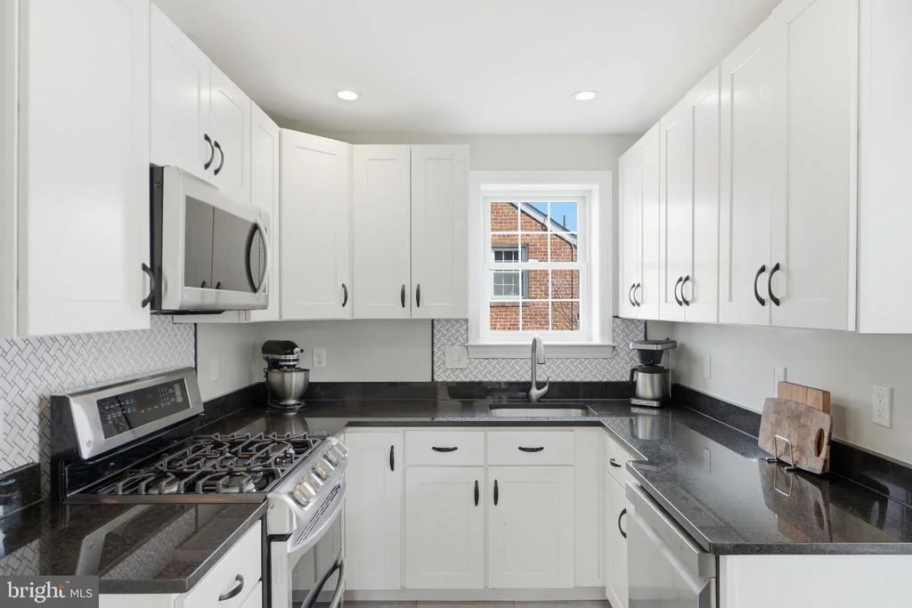Photo of 2406 CHURCHILL ROAD