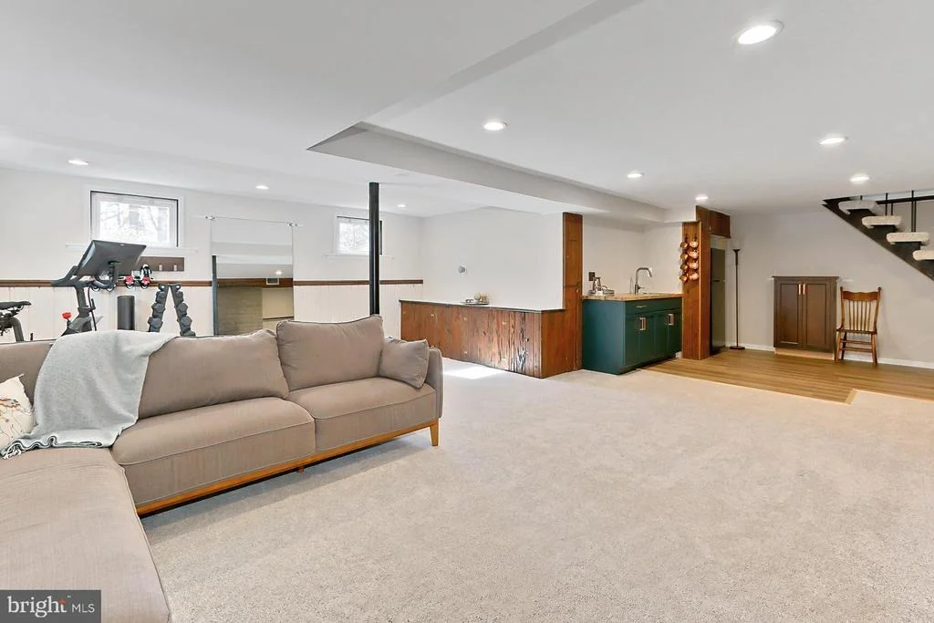 Photo of 4221 SAINT JEROME DRIVE