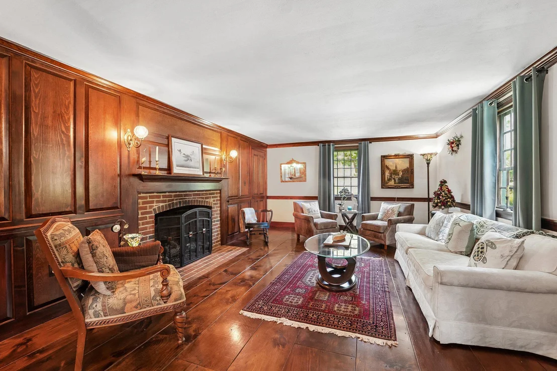 Photo of 355 BROADVIEW LANE