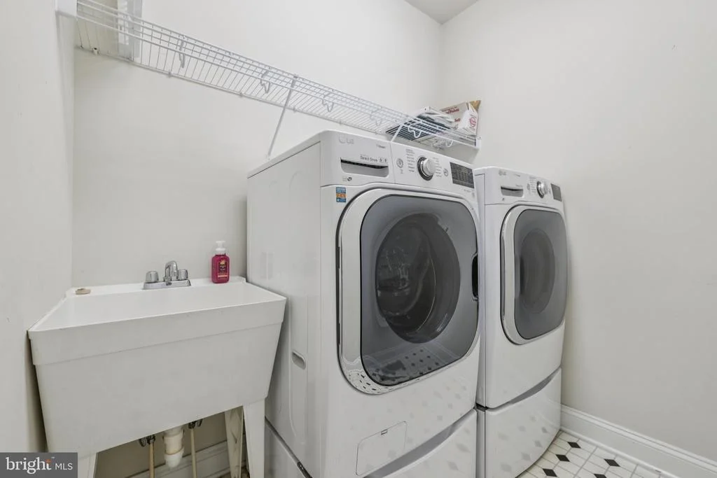 Photo of 1702 FIELDBROOK LANE