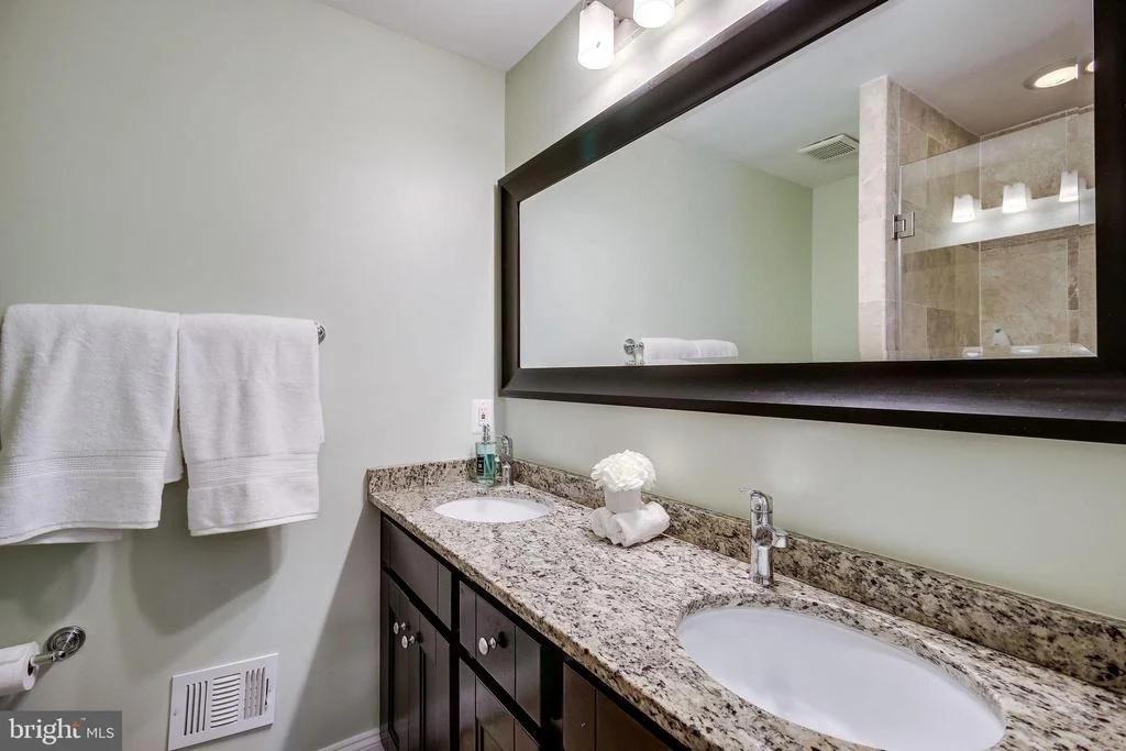 Photo of 919 JUNIPER PLACE