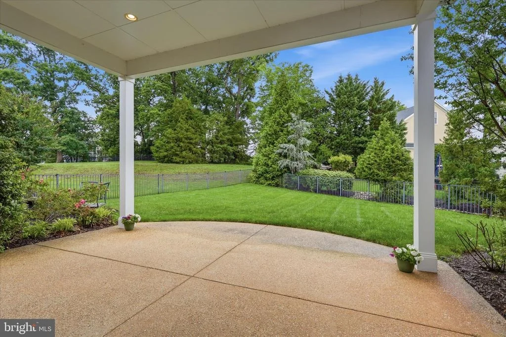 Photo of 8277 ROXBOROUGH LOOP