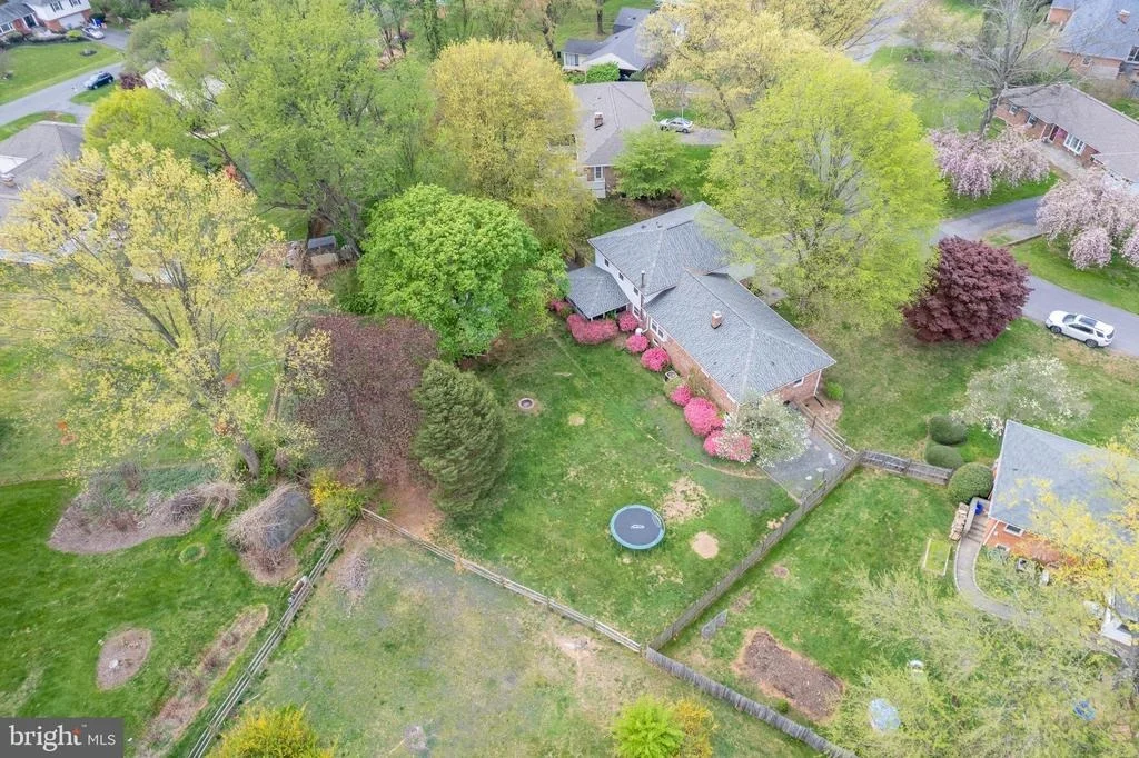 Photo of 17621 PRINCE EDWARD DRIVE