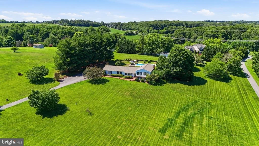 Photo of 3814 BOTELER ROAD