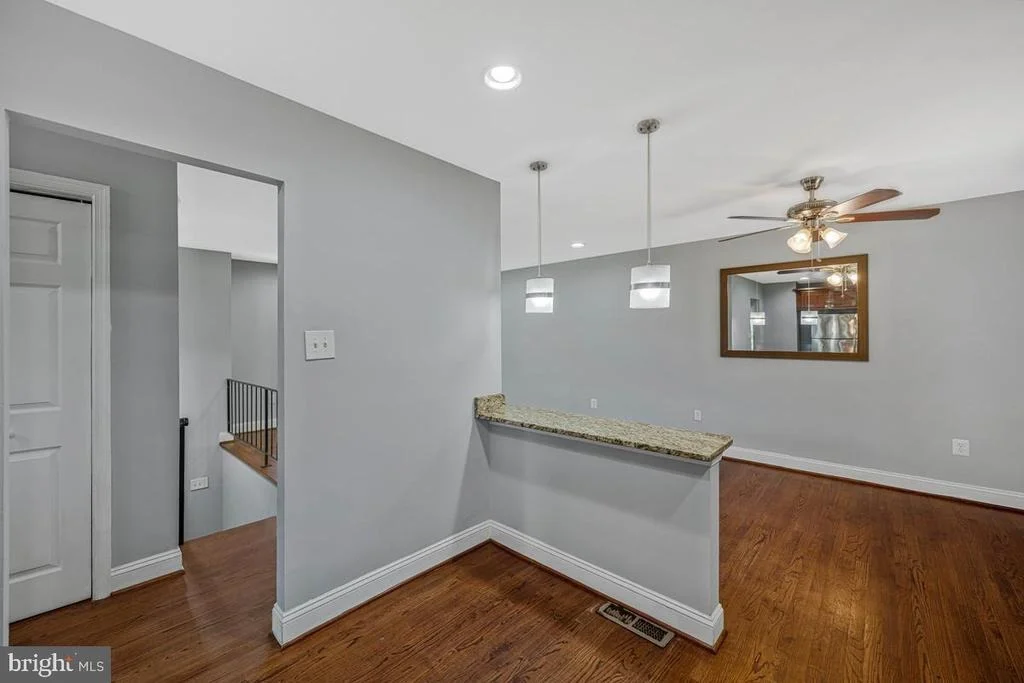 Photo of 409 UNIVERSITY DRIVE
