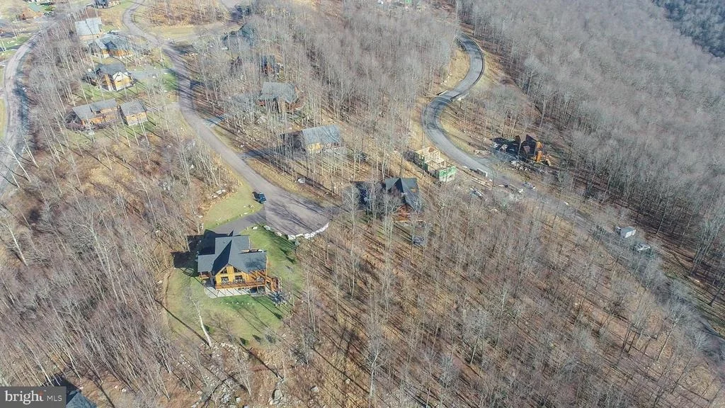 Photo of 90 HIGH ROAD CREST