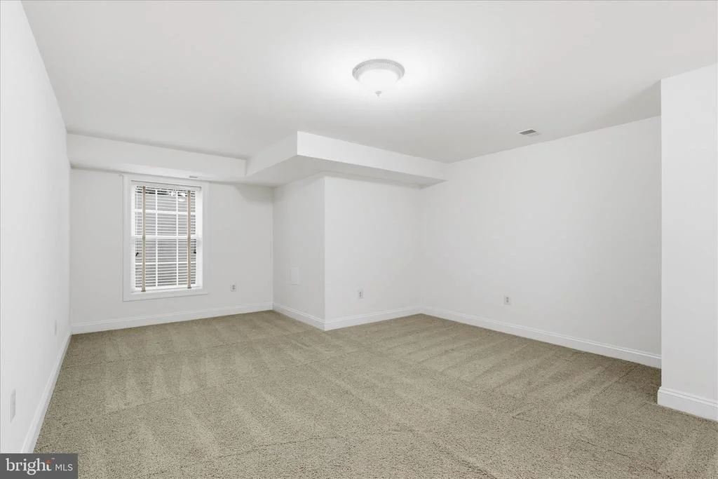 Photo of 8277 ROXBOROUGH LOOP