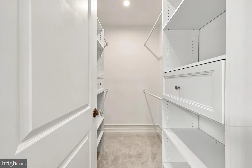 Photo of 230 E SUMMIT AVENUE