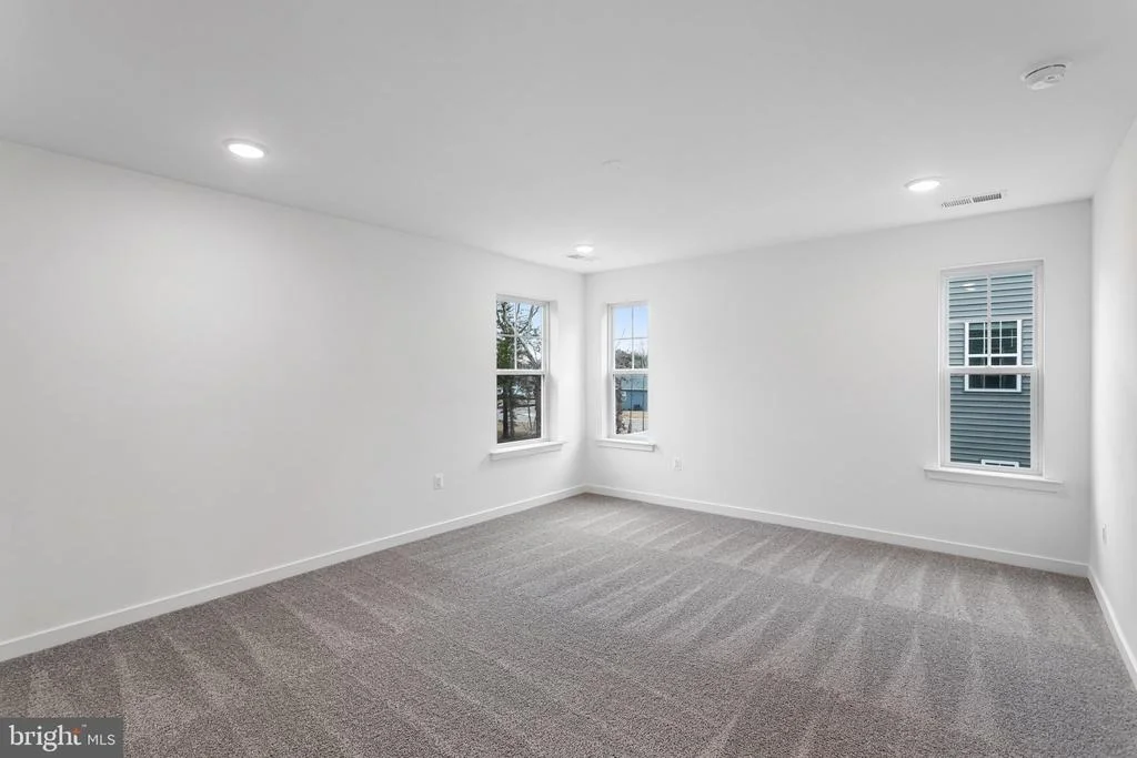 Photo of 2083 SPRINGVALE DRIVE