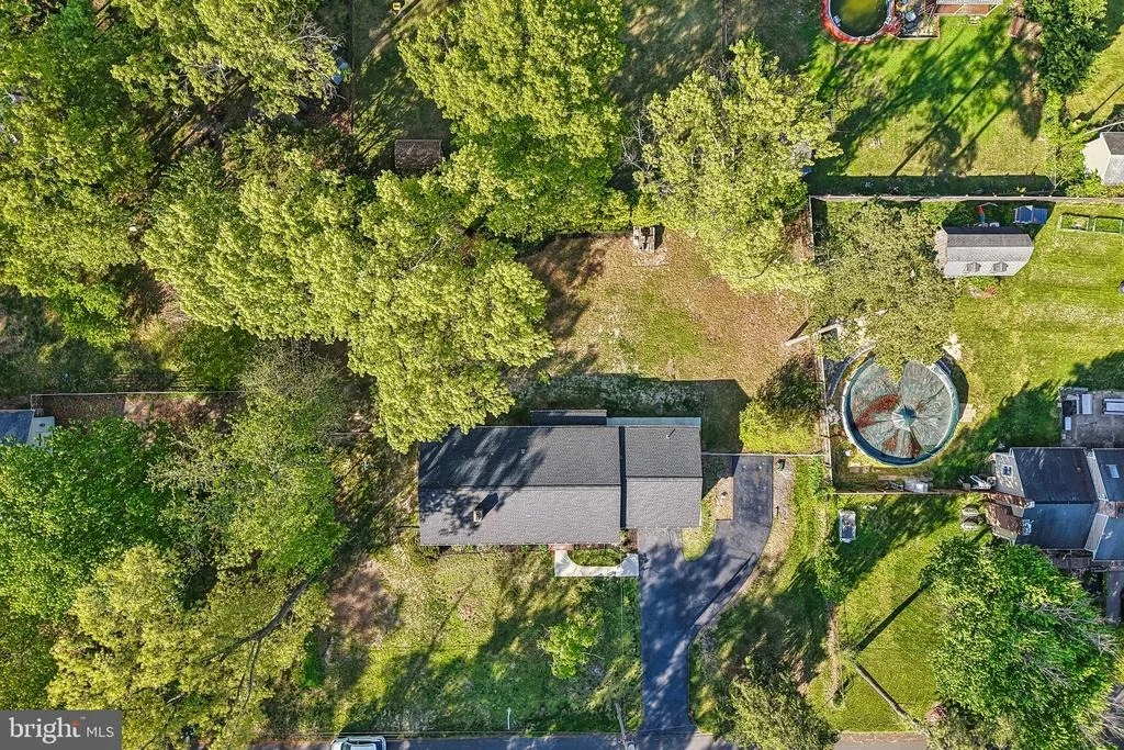 Photo of 816 MEADOW ROAD