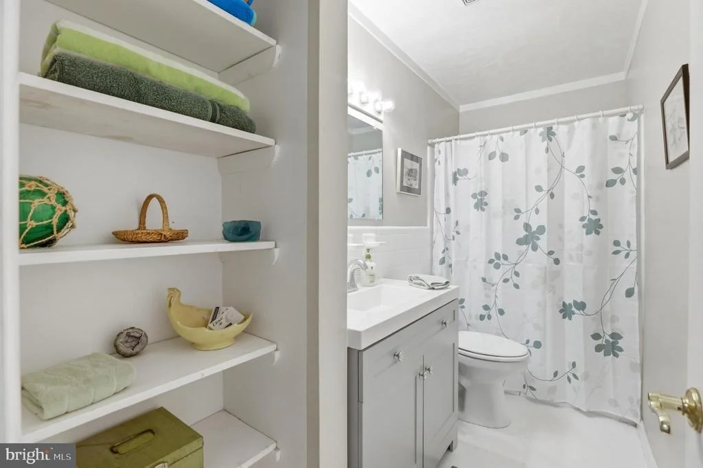 Photo of 735 WARREN DRIVE