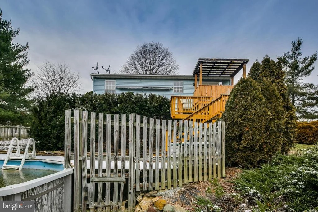 Photo of 1596 SMILEY DRIVE