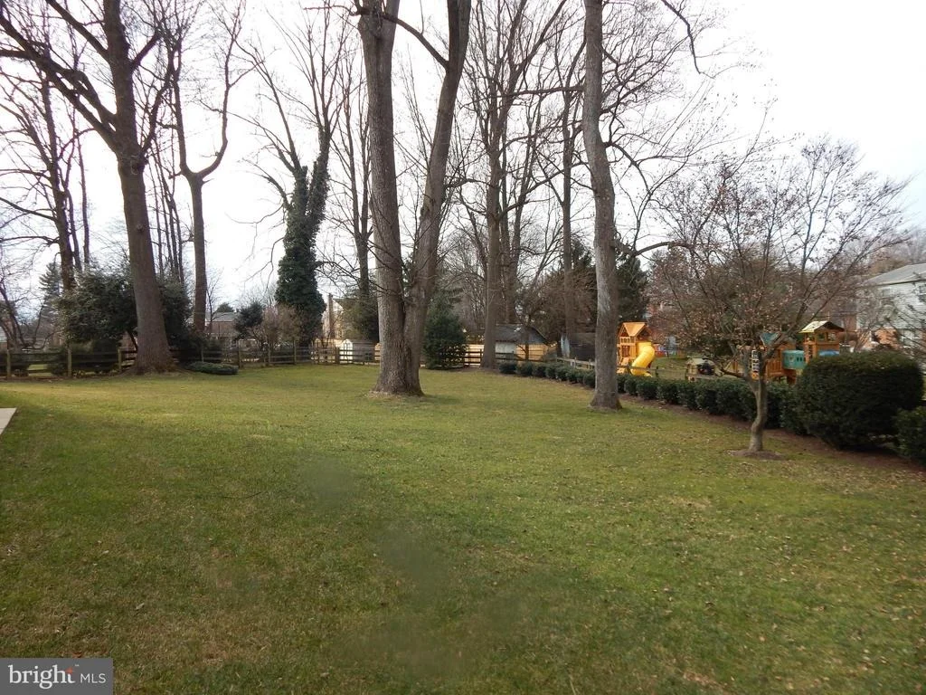Photo of 2725 WOODEDGE ROAD