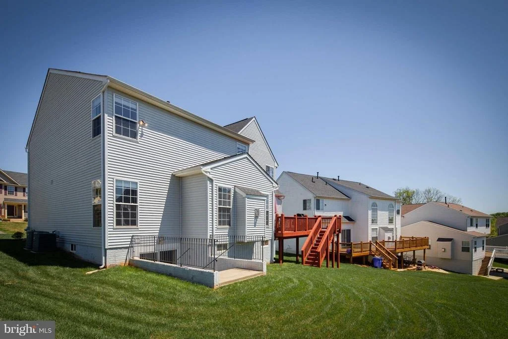 Photo of 5926 FAIRLEE ROAD
