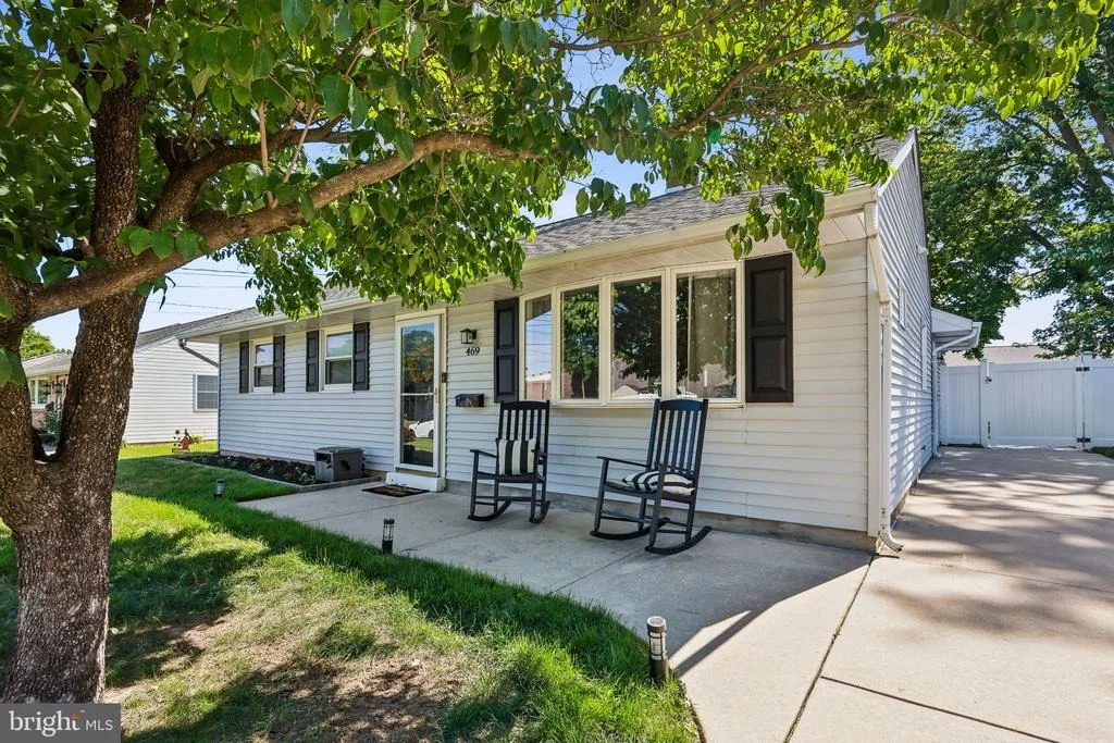 Photo of 469 WINDSOR DRIVE