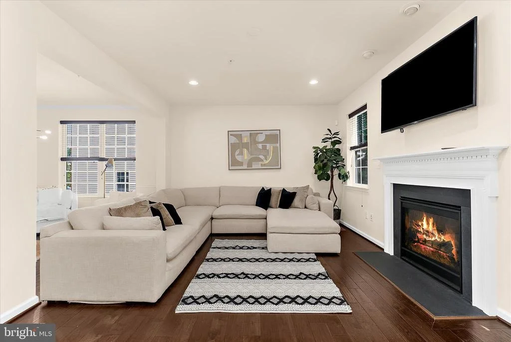 Photo of 7807 STONEBRIAR DRIVE