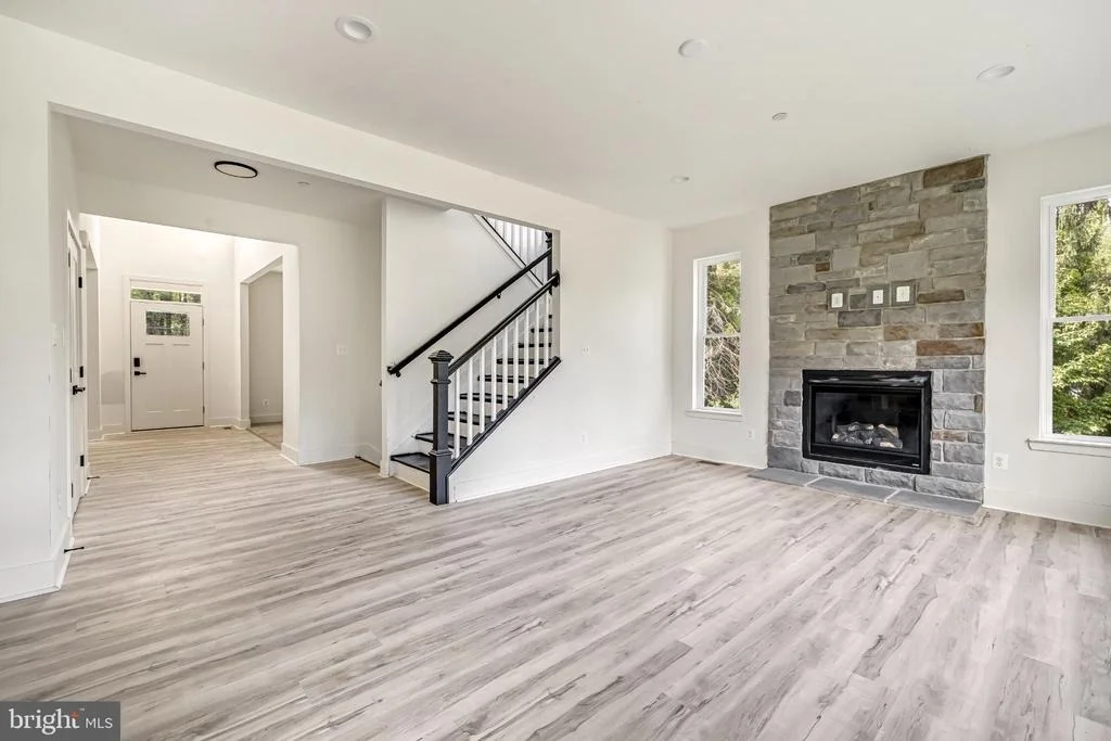 Photo of 1909 MITCHELL DRIVE