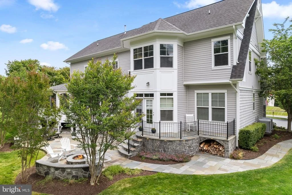 Photo of 8328 PINE KNOTT COURT