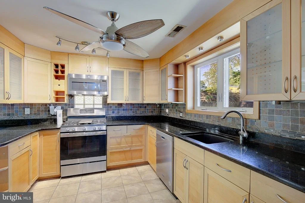 Photo of 1729 SHORE DRIVE