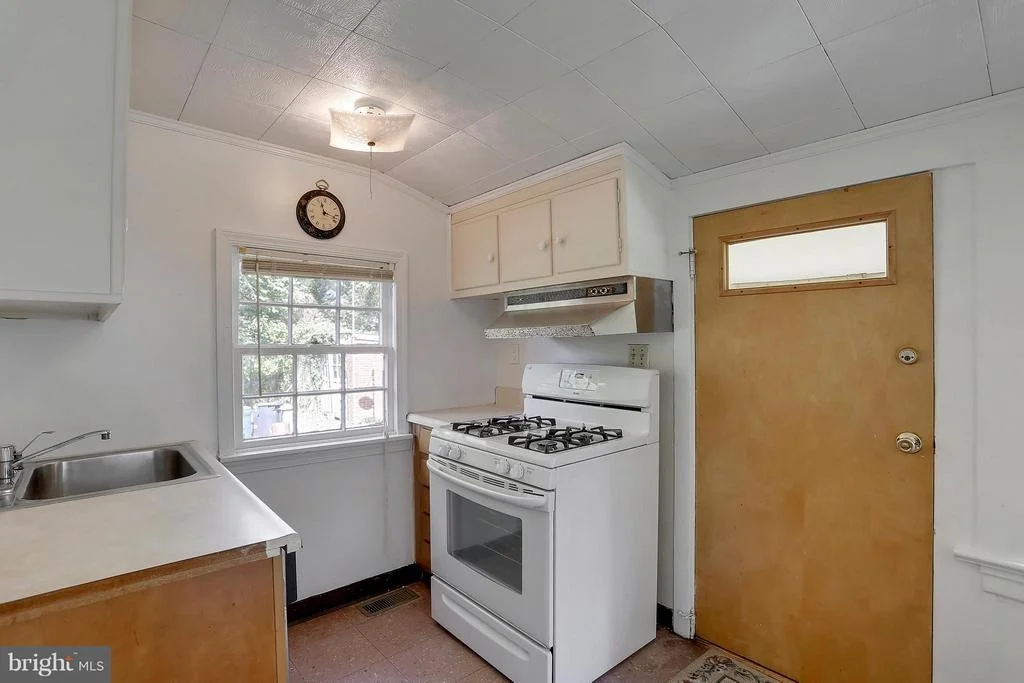 Photo of 11409 MAPLEVIEW DRIVE