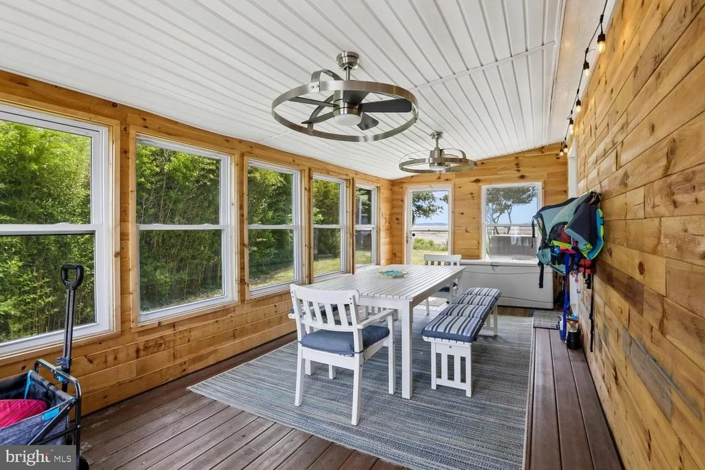 Photo of 8034 RIVERVIEW ROAD